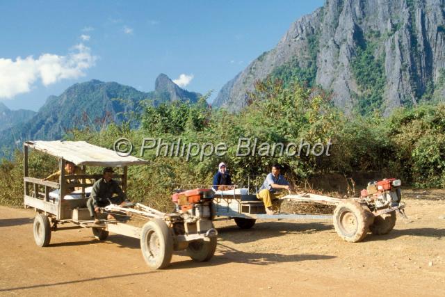 laos 28.jpg - Tracteurs et remorquesVang Vieng, Laos